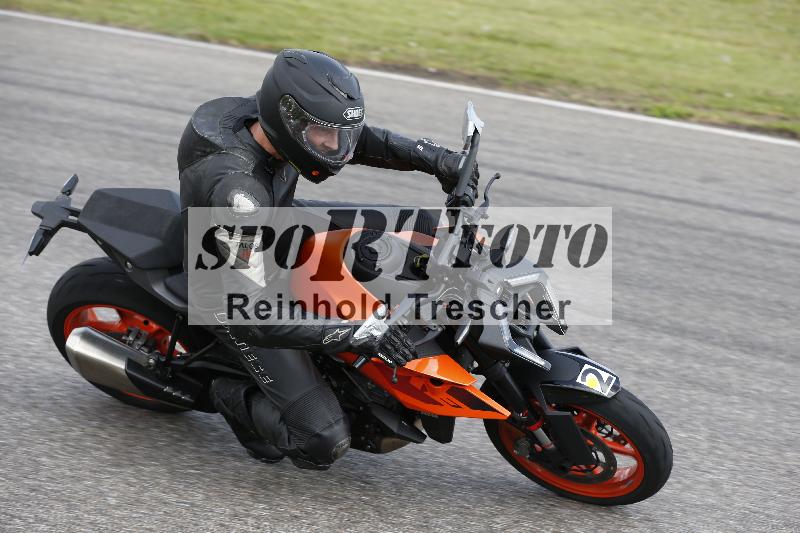 /Archiv-2025/09 22.04.2025 Cornu Master School ADR/rot-rouge/2